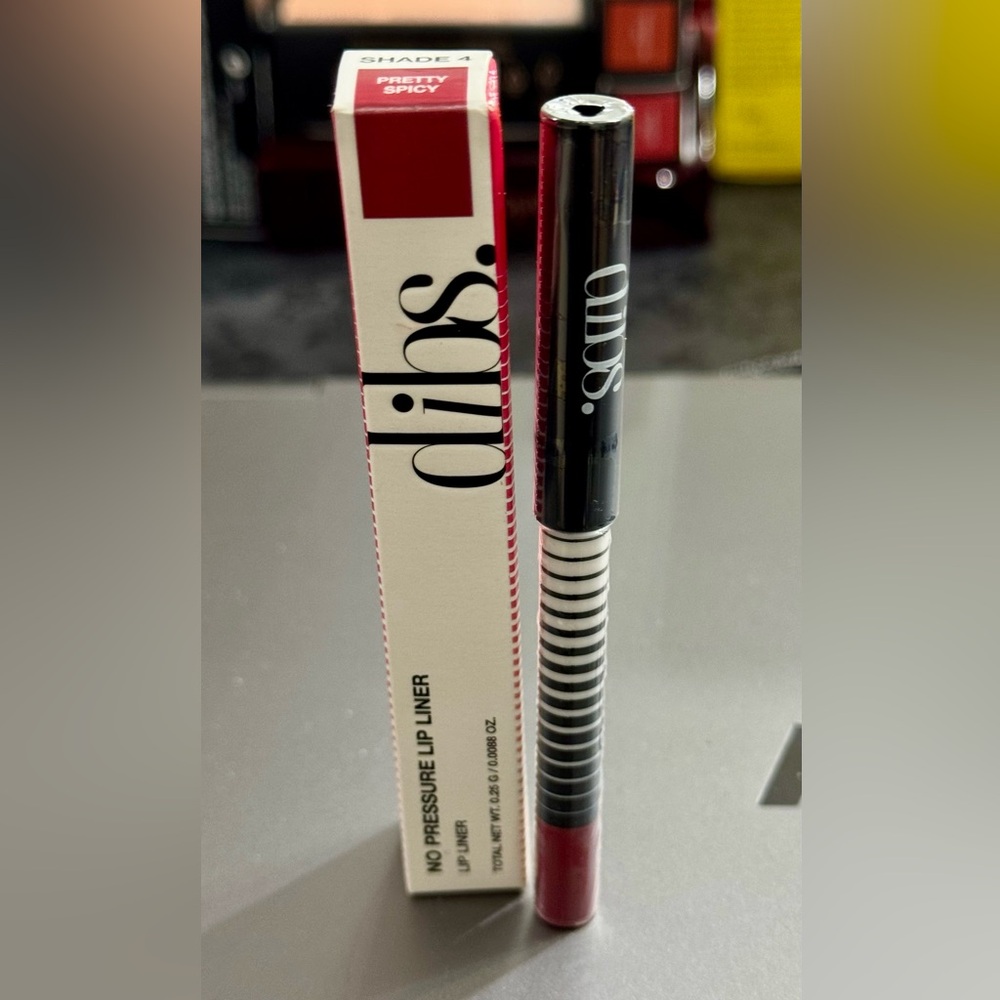 Dibs Lip Liner in Shade 4 Pretty Spicy